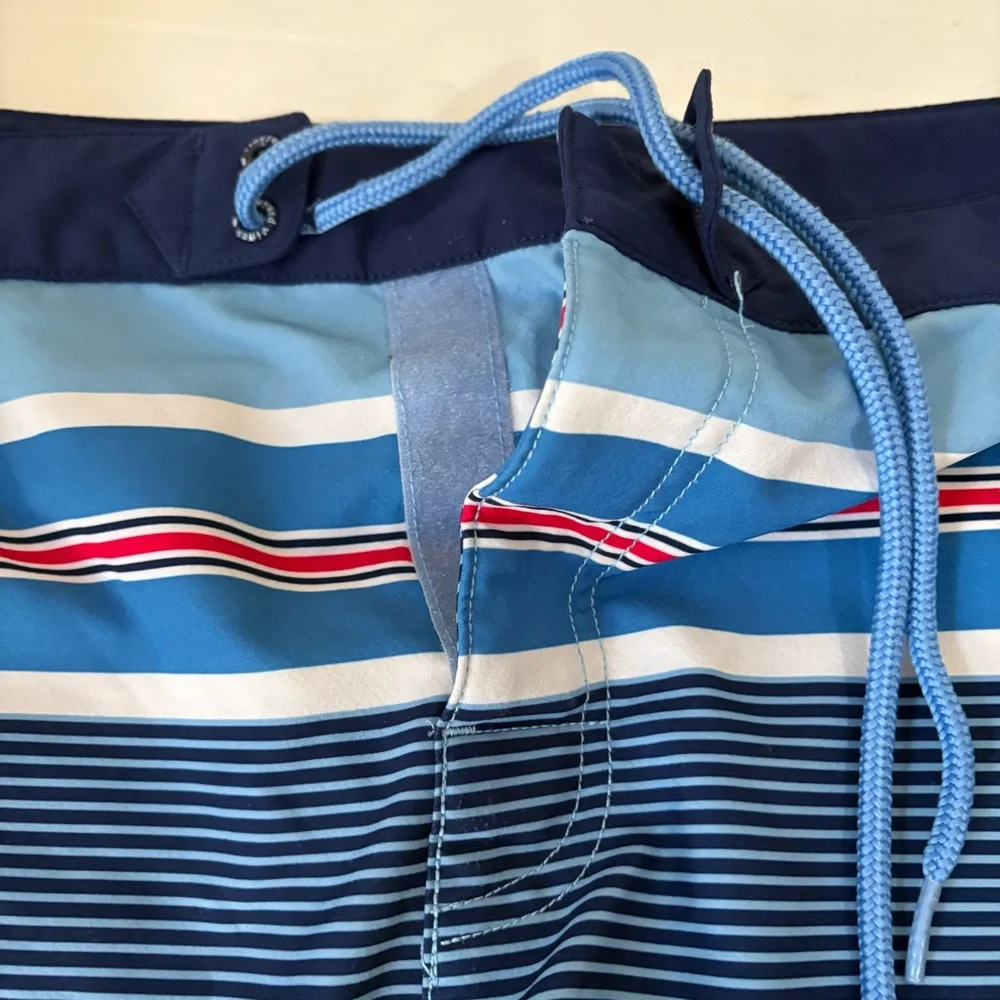 VINEYARD VINES Blue Striped Men’s Swim Trunks